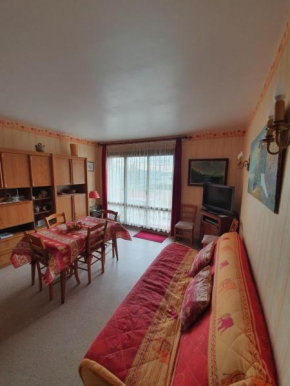 Apt at 2 steps from the beach and Proust promenade